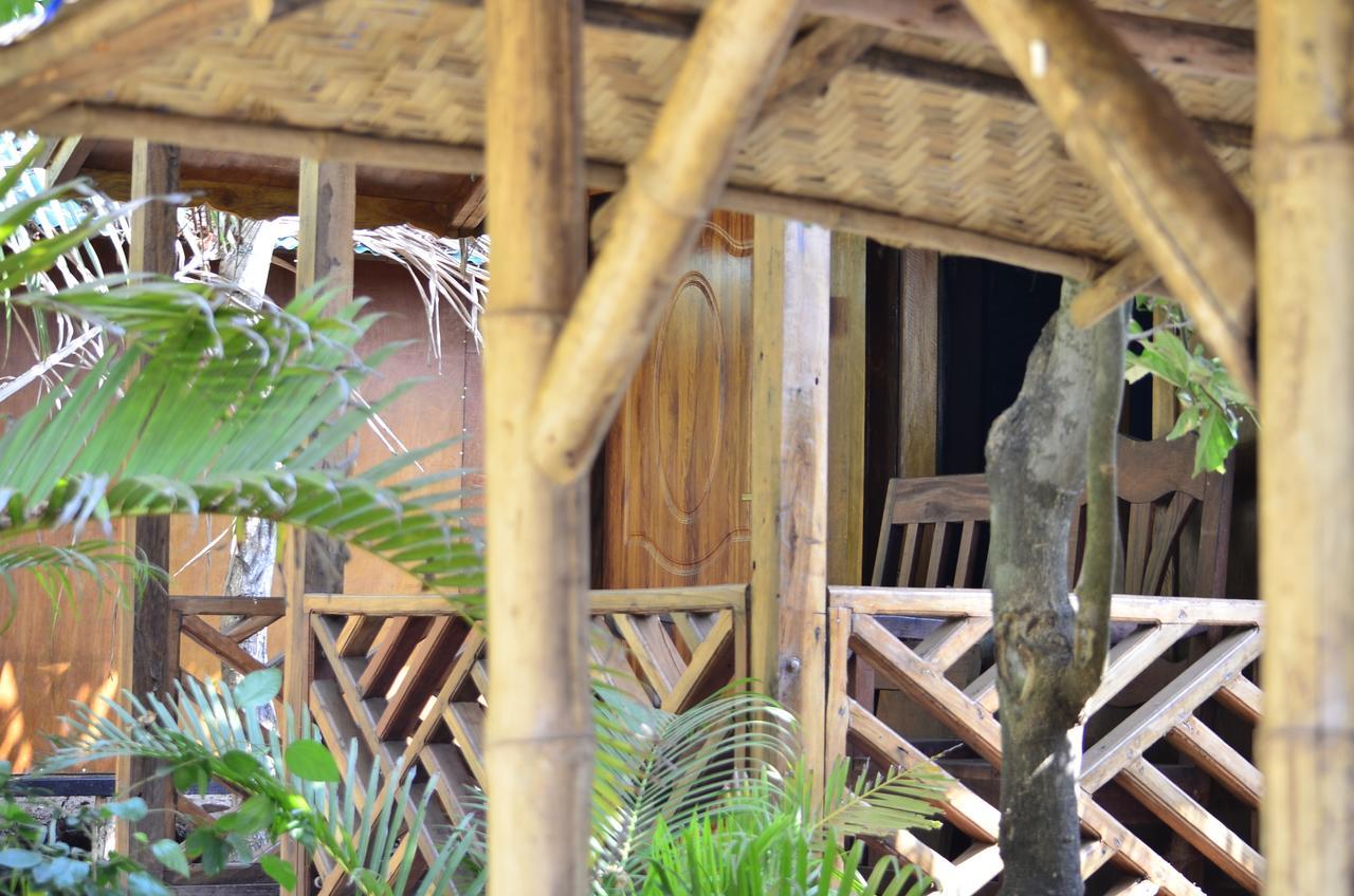 Sea Bird Beach Cafe & Cottages Morjim Rom bilde