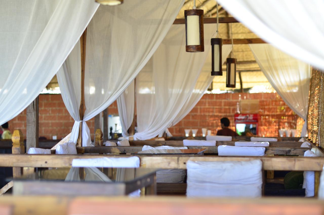 Sea Bird Beach Cafe & Cottages Morjim Eksteriør bilde