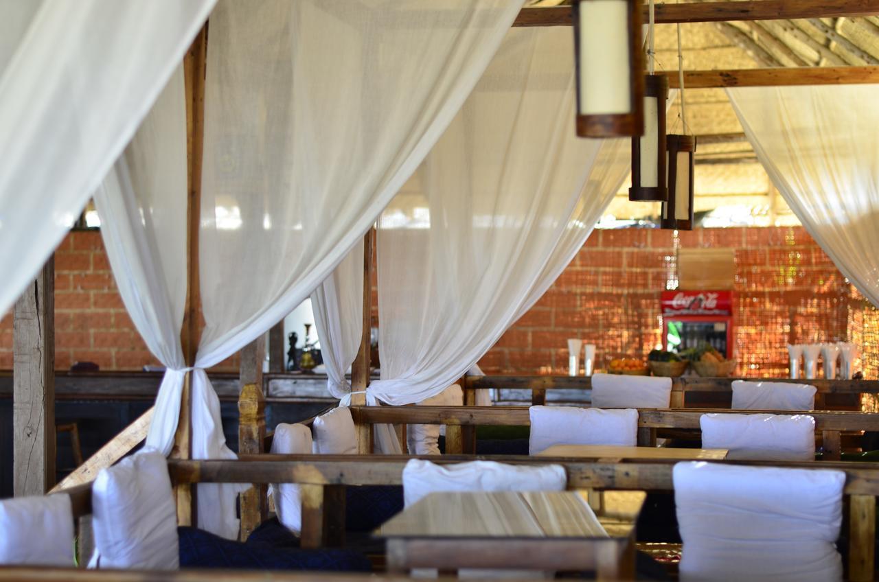 Sea Bird Beach Cafe & Cottages Morjim Eksteriør bilde