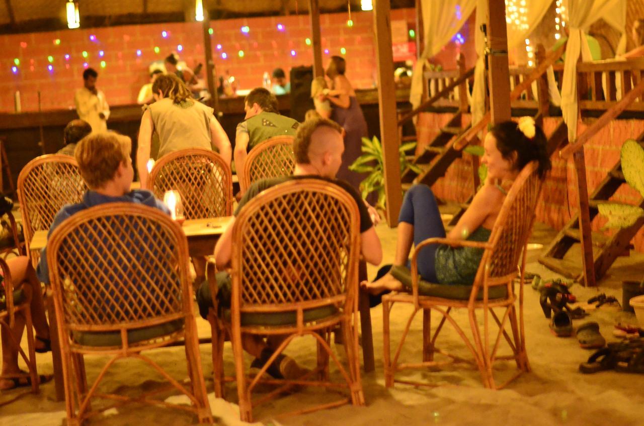 Sea Bird Beach Cafe & Cottages Morjim Eksteriør bilde