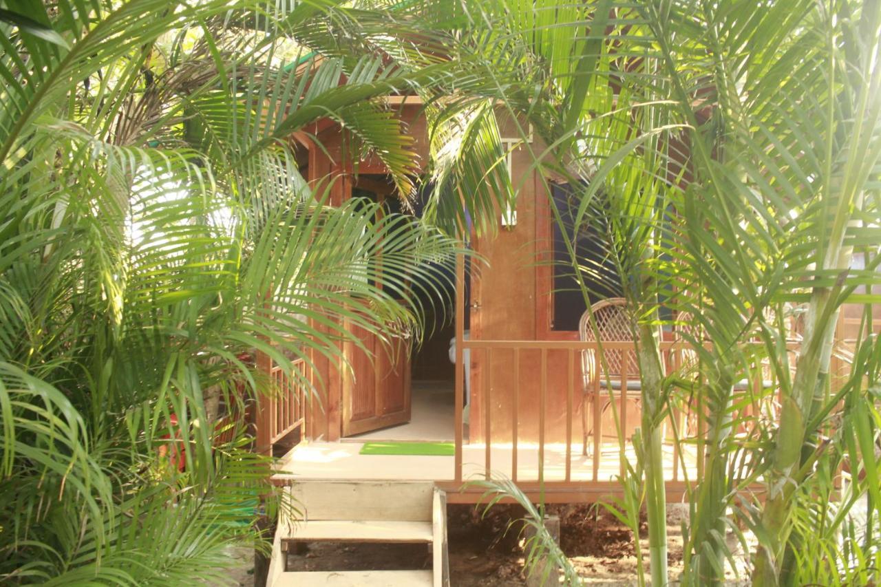 Sea Bird Beach Cafe & Cottages Morjim Eksteriør bilde