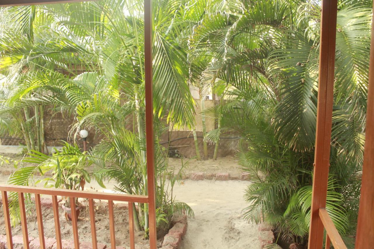 Sea Bird Beach Cafe & Cottages Morjim Eksteriør bilde