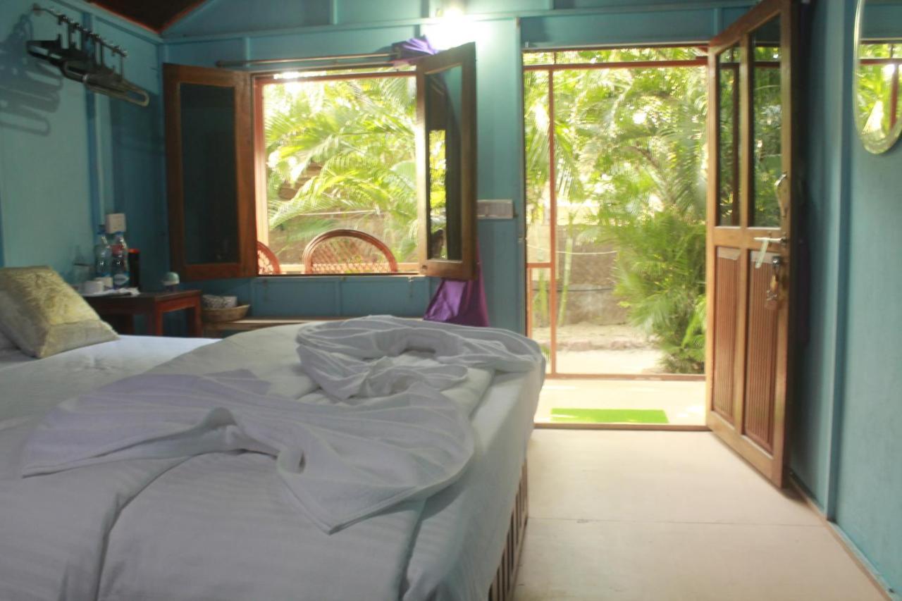 Sea Bird Beach Cafe & Cottages Morjim Eksteriør bilde