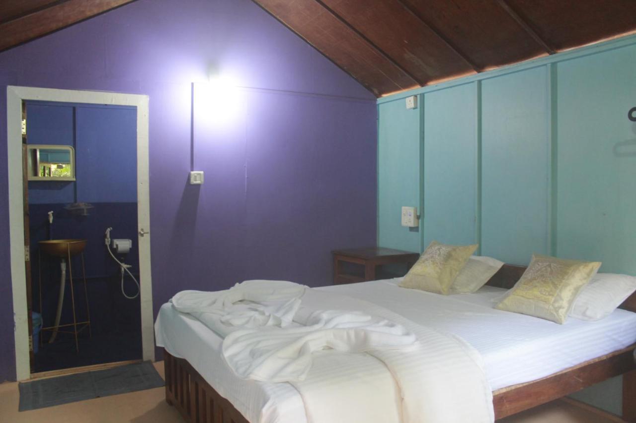 Sea Bird Beach Cafe & Cottages Morjim Eksteriør bilde