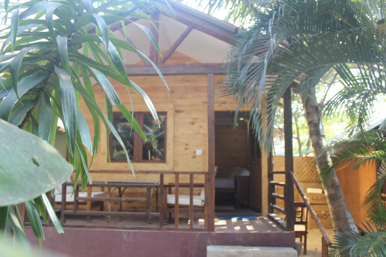 Sea Bird Beach Cafe & Cottages Morjim Eksteriør bilde