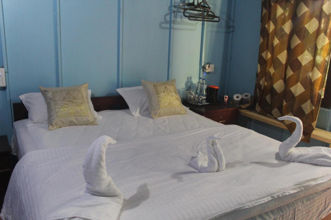Sea Bird Beach Cafe & Cottages Morjim Eksteriør bilde