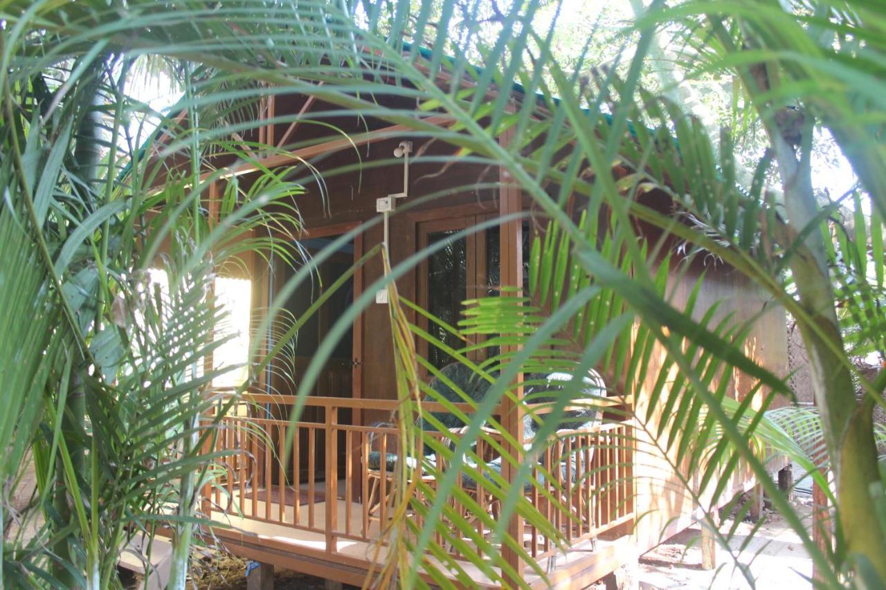 Sea Bird Beach Cafe & Cottages Morjim Eksteriør bilde