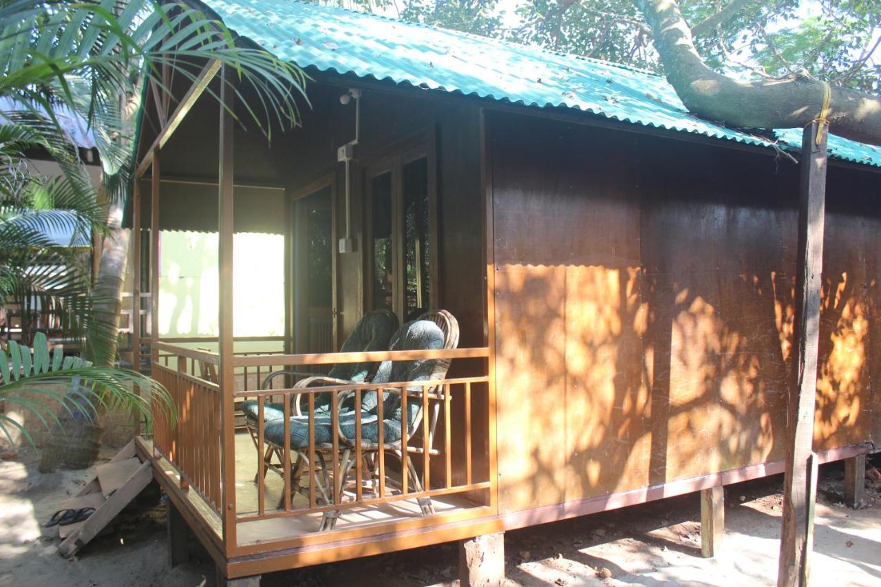 Sea Bird Beach Cafe & Cottages Morjim Eksteriør bilde