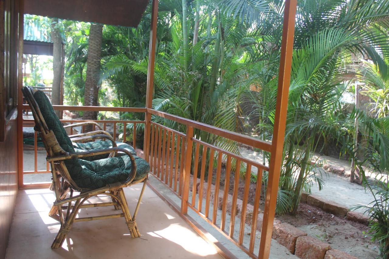 Sea Bird Beach Cafe & Cottages Morjim Eksteriør bilde