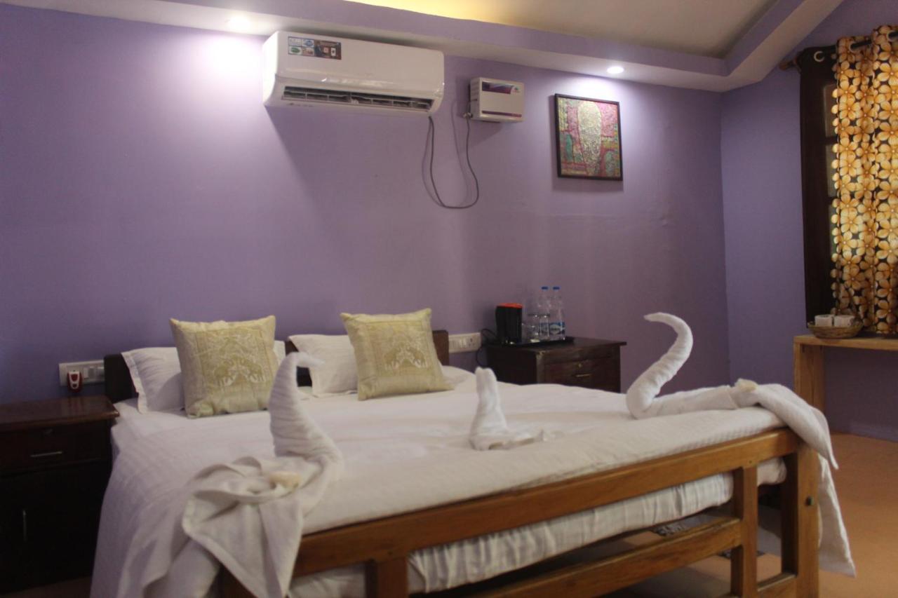 Sea Bird Beach Cafe & Cottages Morjim Eksteriør bilde
