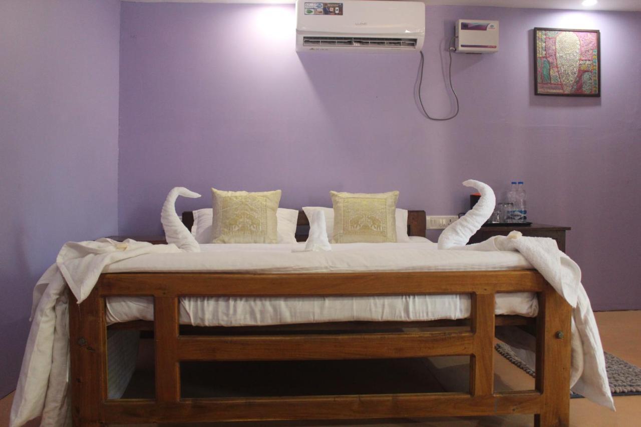 Sea Bird Beach Cafe & Cottages Morjim Eksteriør bilde